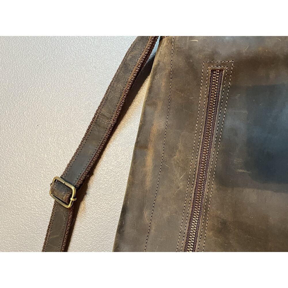 Brown Leather Messenger Bag Satchel Crossbody Distressed Pockets Buckle Accents - Picture 8 of 16